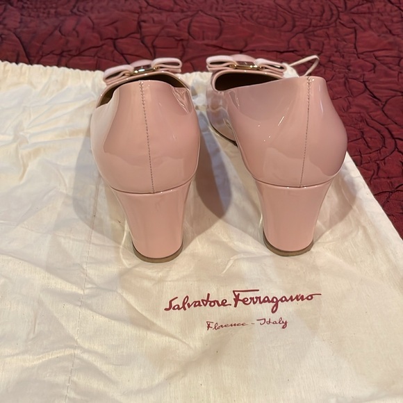 Salvatore Ferragamo Women’s Pink Wedge Shoes SZ 11C. - Picture 3 of 8